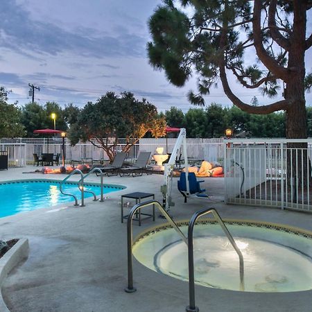 Courtyard By Marriott Oxnard/Ventura Hotel Екстериор снимка
