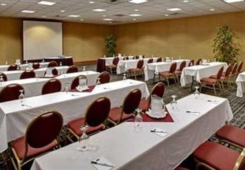 Courtyard By Marriott Oxnard/Ventura Hotel Съоръжения снимка