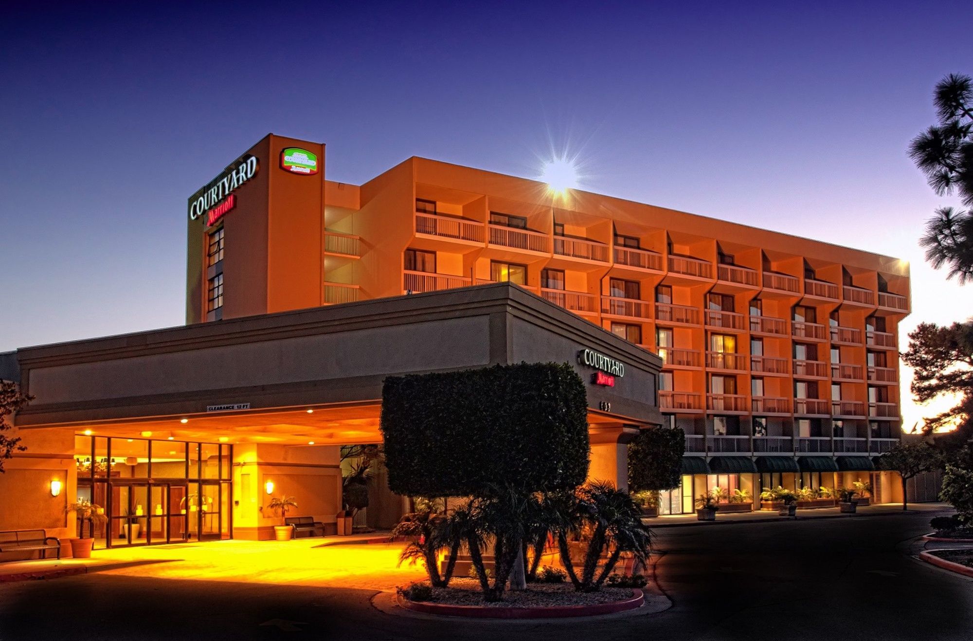 Courtyard By Marriott Oxnard/Ventura Hotel Екстериор снимка
