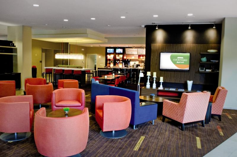 Courtyard By Marriott Oxnard/Ventura Hotel Екстериор снимка