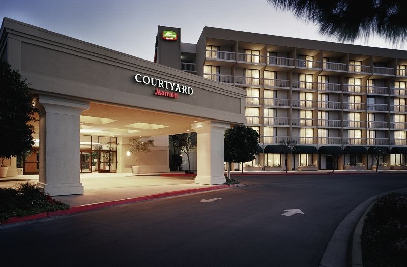 Courtyard By Marriott Oxnard/Ventura Hotel Екстериор снимка