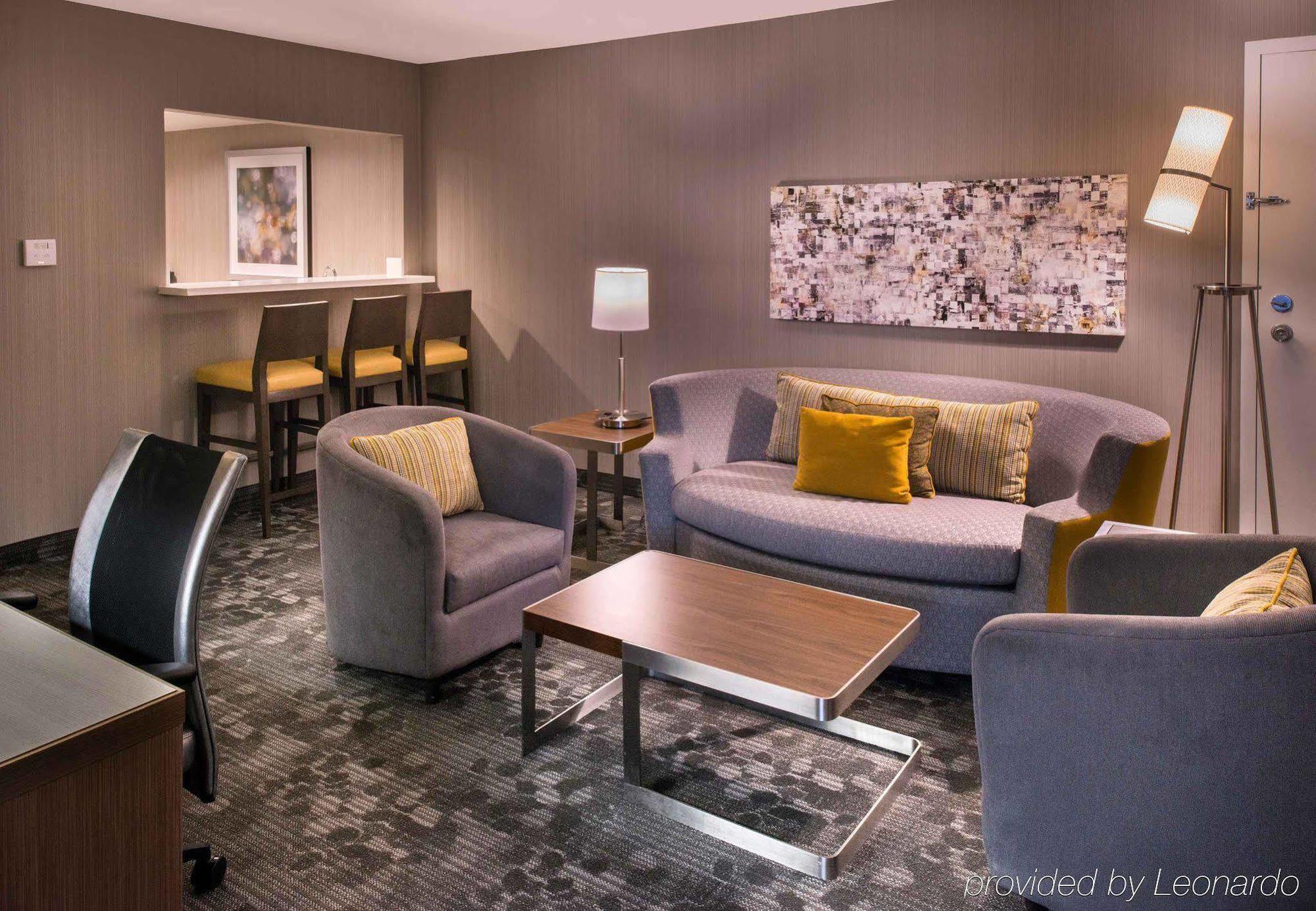 Courtyard By Marriott Oxnard/Ventura Hotel Екстериор снимка